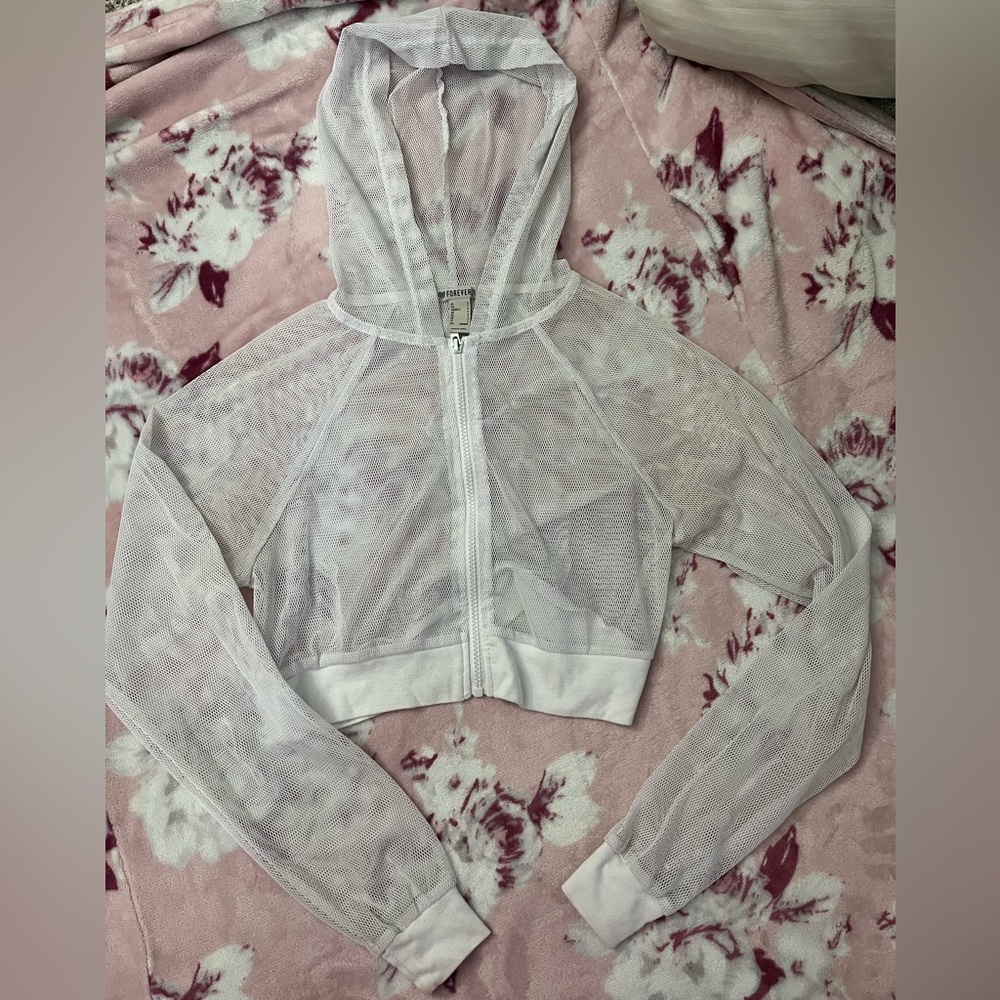 🌸 White Mesh Cropped Sweater 🌸